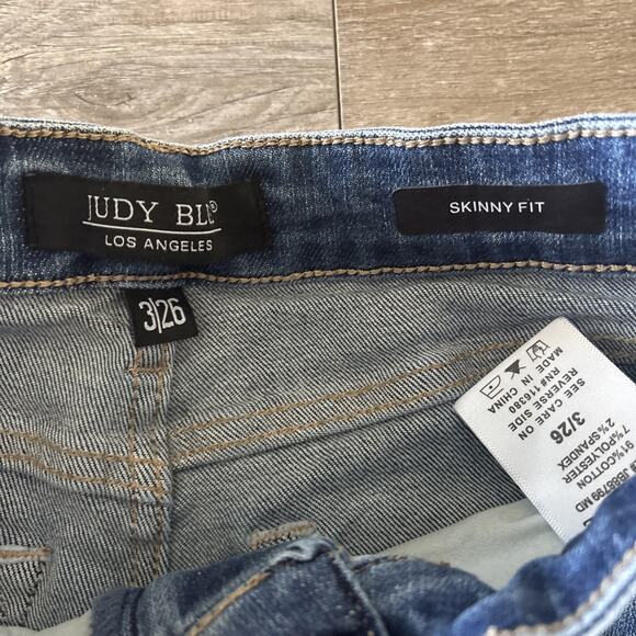 Judy Blue Jeans Size 3/26 Blue Skinny Mid Rise Whisker Stretch Normcore Denim - Picture 3 of 12